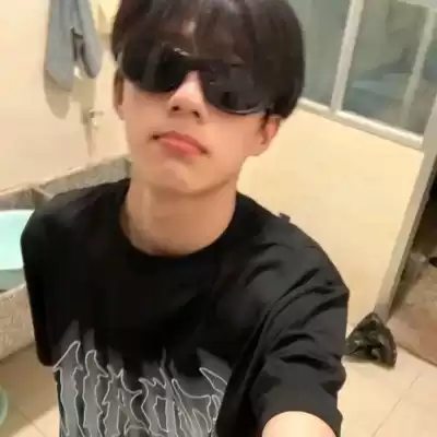 雍恨云